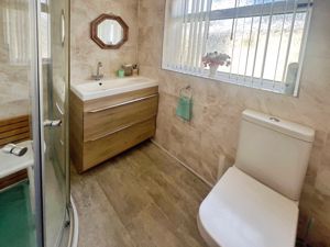 Bathroom- click for photo gallery
